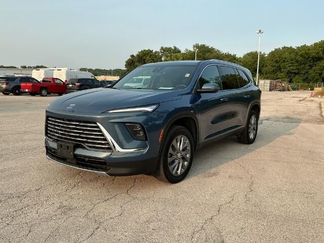 2025 Buick Enclave Preferred — photo 1 of 13