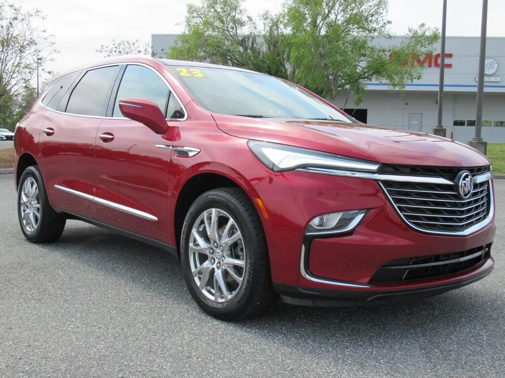 2023 Buick Enclave Essence