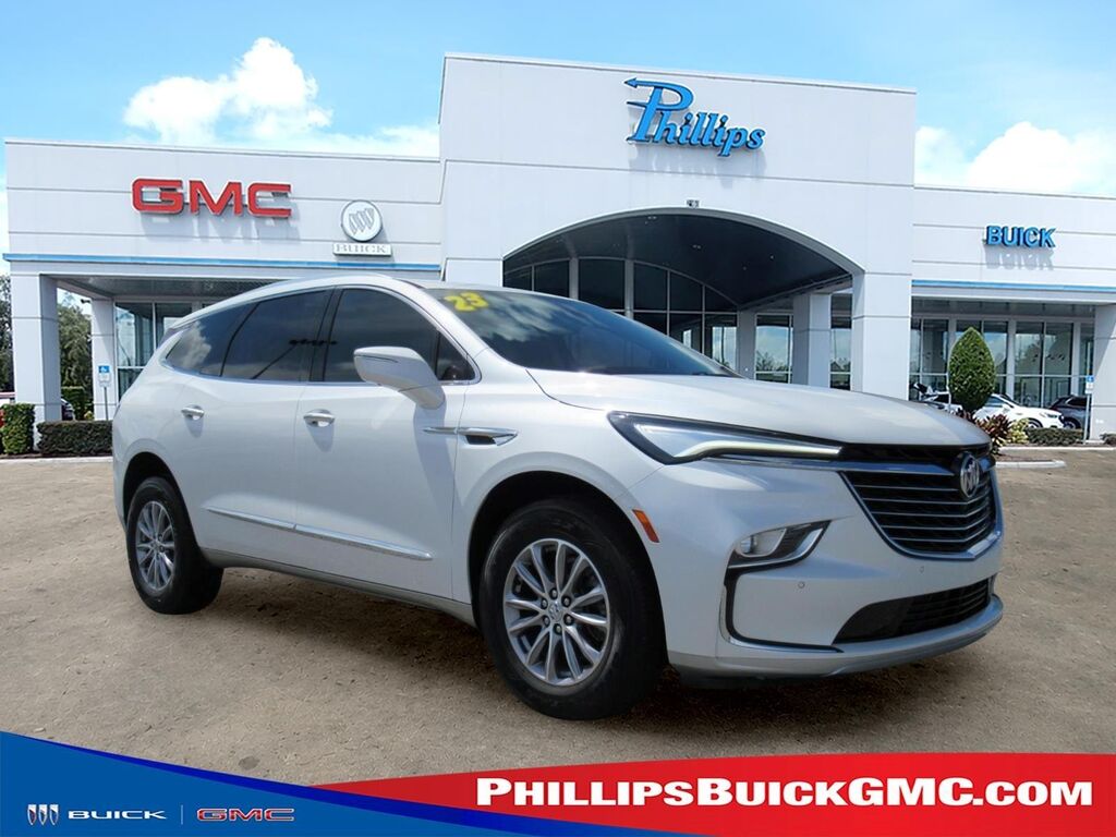 2023 Buick Enclave Essence — photo 1 of 13