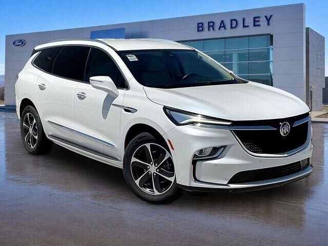 2022 Buick Enclave Essence