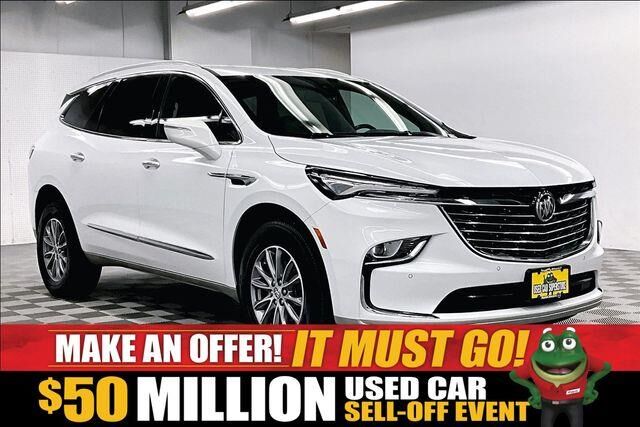 2023 Buick Enclave Essence