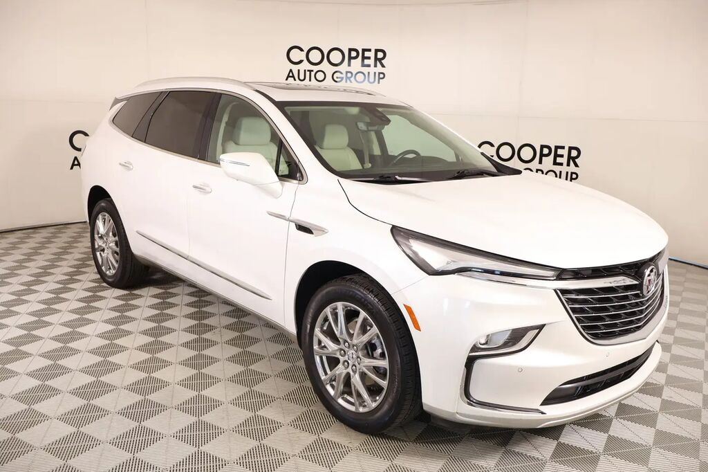 2023 Buick Enclave Premium — photo 1 of 13