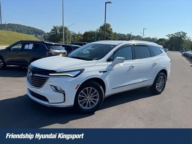 2024 Buick Enclave Premium — photo 1 of 13