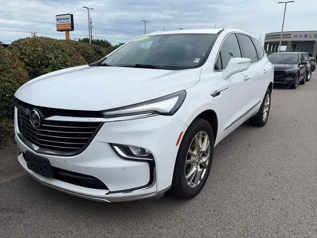 2022 Buick Enclave Premium — photo 1 of 13