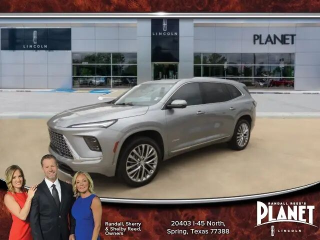 2025 Buick Enclave Avenir — photo 1 of 13