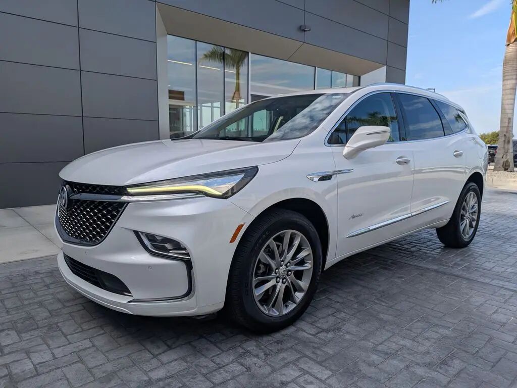 2023 Buick Enclave Avenir — photo 1 of 13