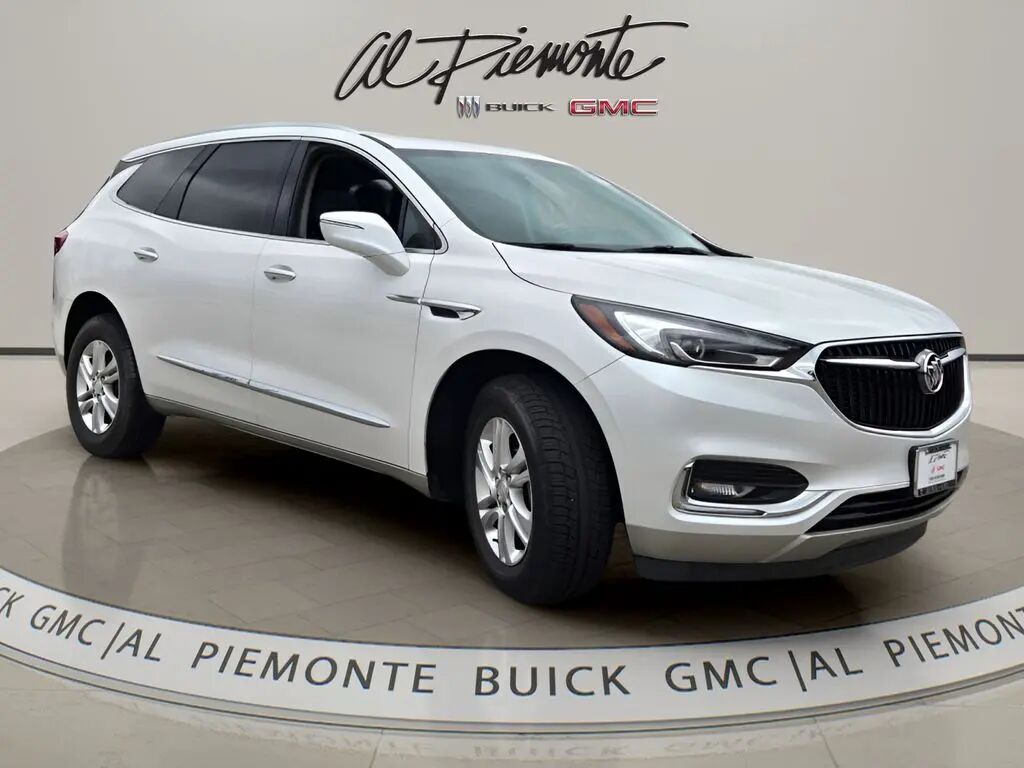 2018 Buick Enclave Essence — photo 1 of 13