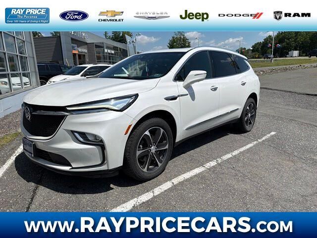 2022 Buick Enclave Essence