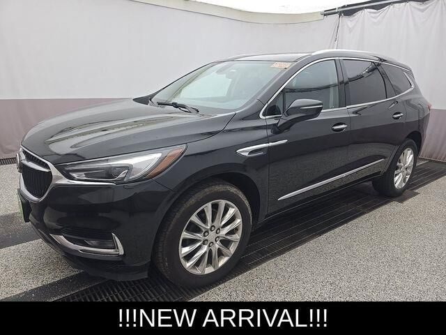 2020 Buick Enclave Essence — photo 1 of 13