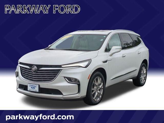 2024 Buick Enclave Essence — photo 1 of 1