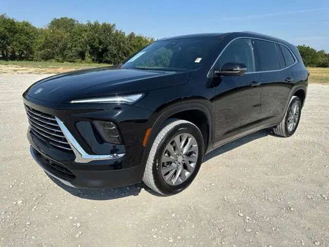 2025 Buick Enclave Preferred — photo 1 of 13