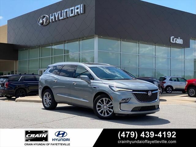 2023 Buick Enclave Avenir — photo 1 of 13