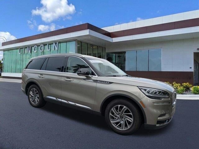 2023 Lincoln Aviator Standard — photo 1 of 13