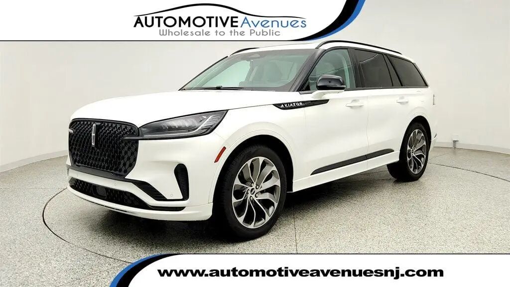 2025 Lincoln Aviator Premiere — photo 1 of 13