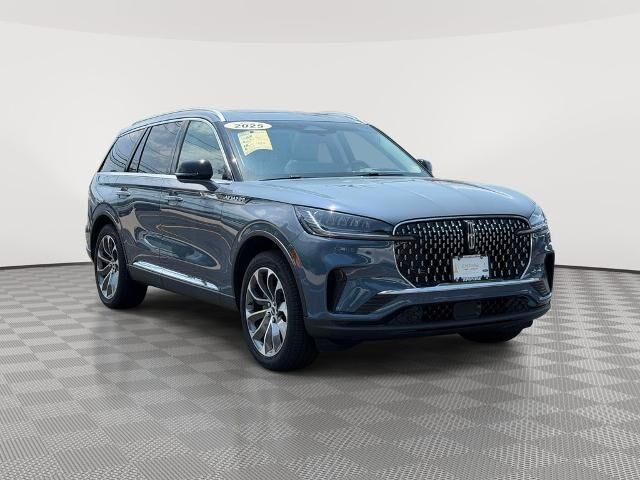 2025 Lincoln Aviator Premiere — photo 1 of 13
