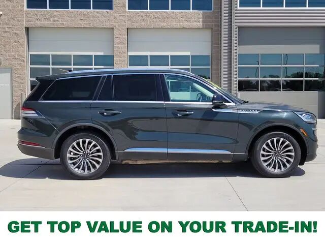 2022 Lincoln Aviator Standard — photo 1 of 12