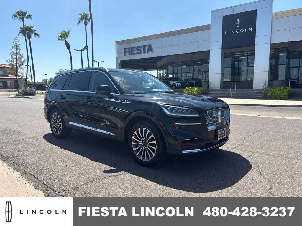 2023 Lincoln Aviator Standard — photo 1 of 1