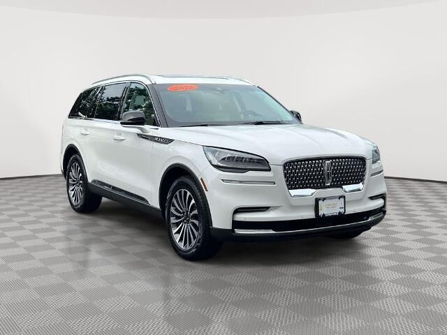 2023 Lincoln Aviator Standard — photo 1 of 13