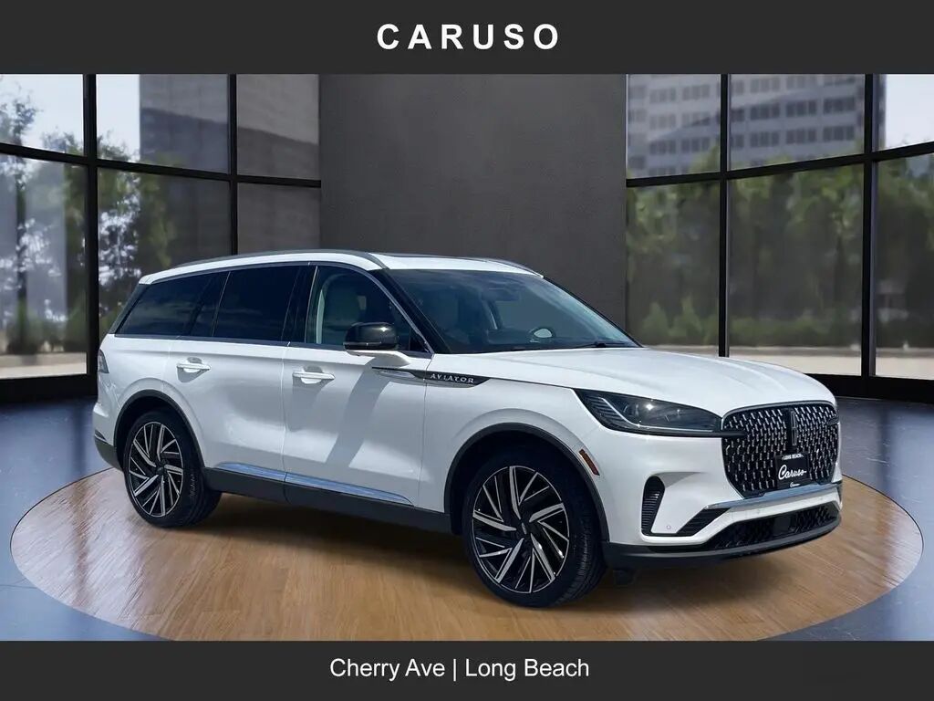 2025 Lincoln Aviator Reserve — photo 1 of 12