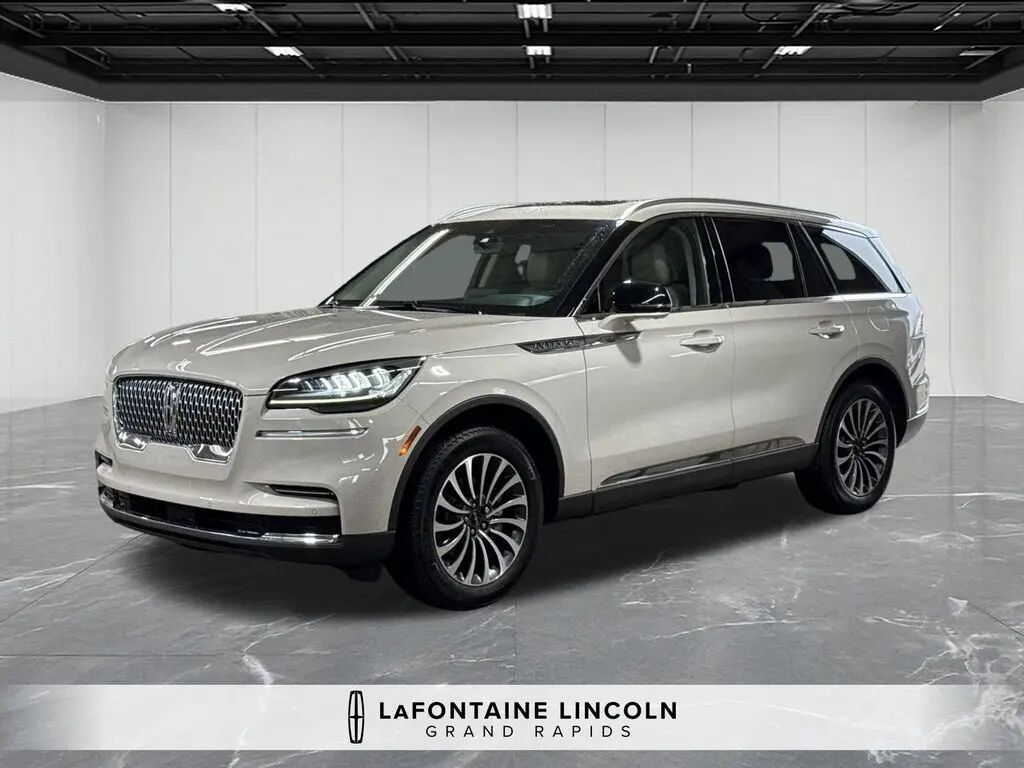 2023 Lincoln Aviator Reserve — photo 1 of 13