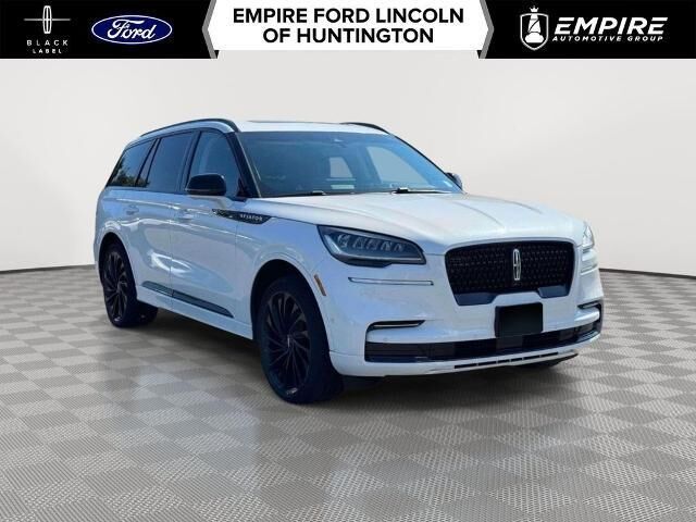 2023 Lincoln Aviator Reserve — photo 1 of 13