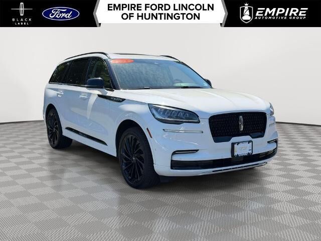 2023 Lincoln Aviator Reserve — photo 1 of 13