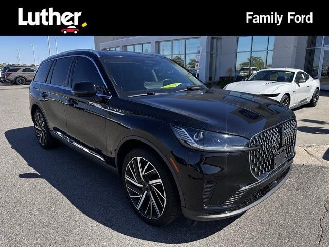 2025 Lincoln Aviator Reserve — photo 1 of 12