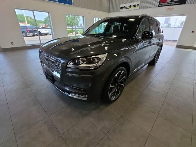 2020 Lincoln Aviator Reserve — photo 1 of 13