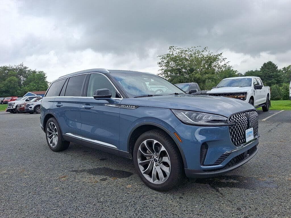 2025 Lincoln Aviator Reserve — photo 1 of 1