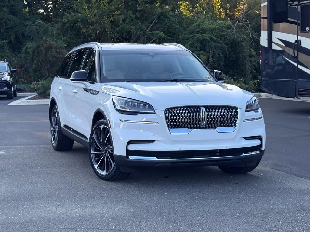 2022 Lincoln Aviator Reserve — photo 1 of 13