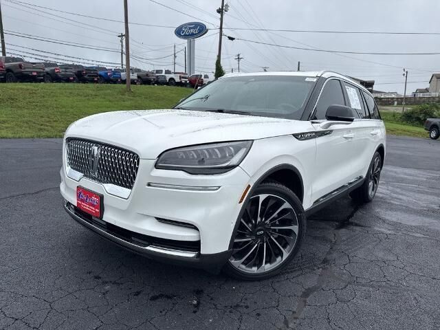 2022 Lincoln Aviator Reserve — photo 1 of 13