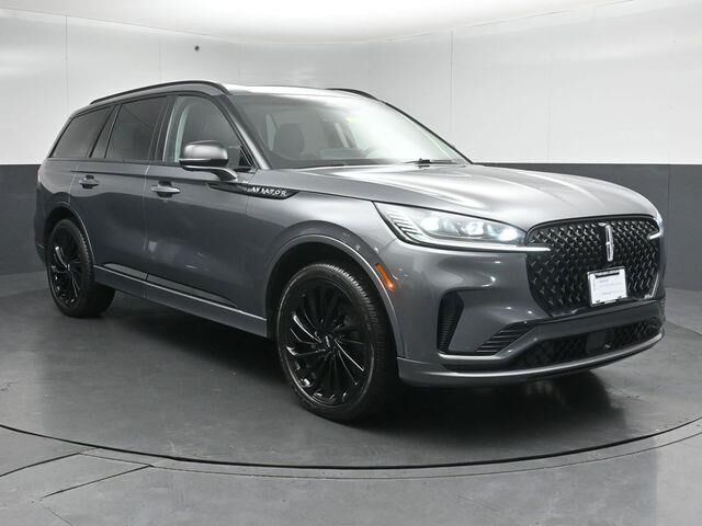 2025 Lincoln Aviator Reserve — photo 1 of 13