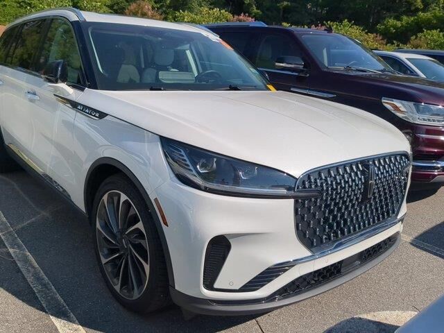 2025 Lincoln Aviator Reserve — photo 1 of 13