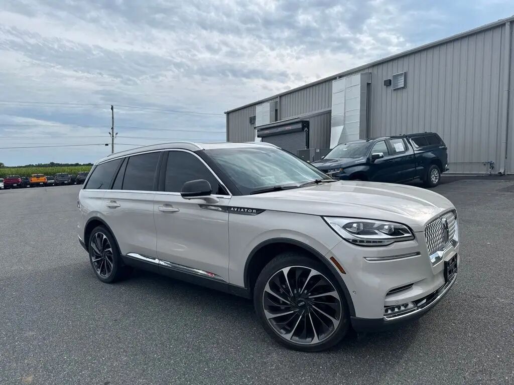 2022 Lincoln Aviator Reserve — photo 1 of 13