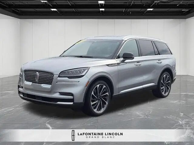 2022 Lincoln Aviator Reserve — photo 1 of 13