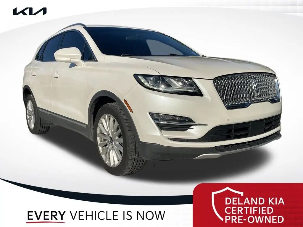 2019 Lincoln MKC Premiere — photo 1 of 10