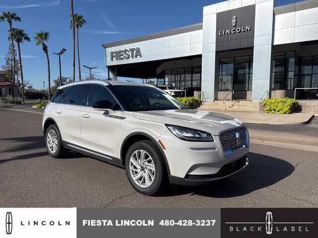 2022 Lincoln Corsair Standard — photo 1 of 13