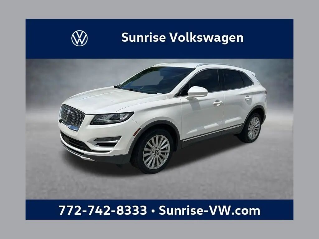2019 Lincoln MKC Premiere — photo 1 of 13