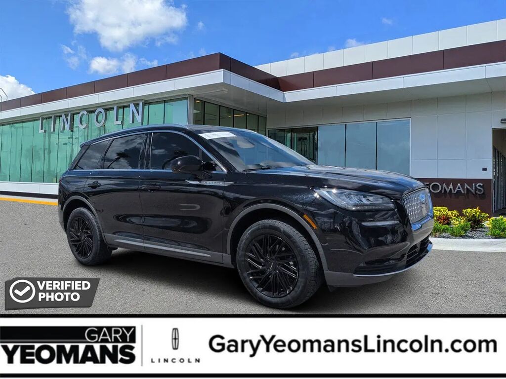2022 Lincoln Corsair Standard — photo 1 of 13