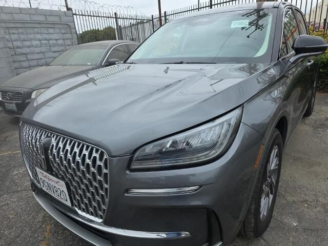 2023 Lincoln Corsair Standard — photo 1 of 13