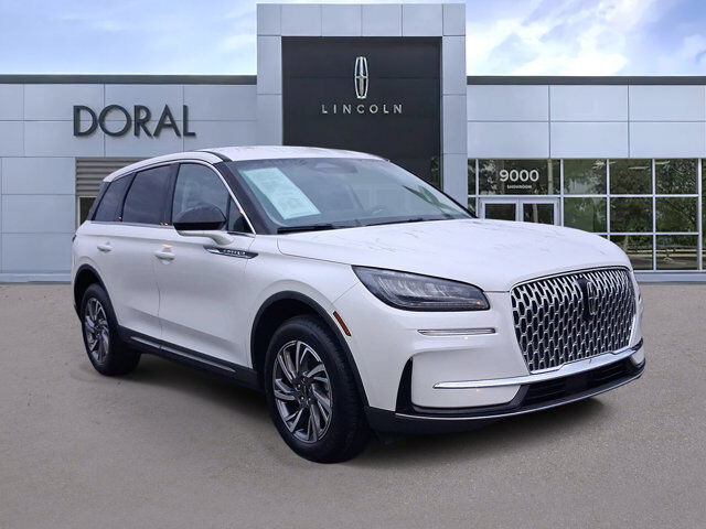 2023 Lincoln Corsair Standard — photo 1 of 2