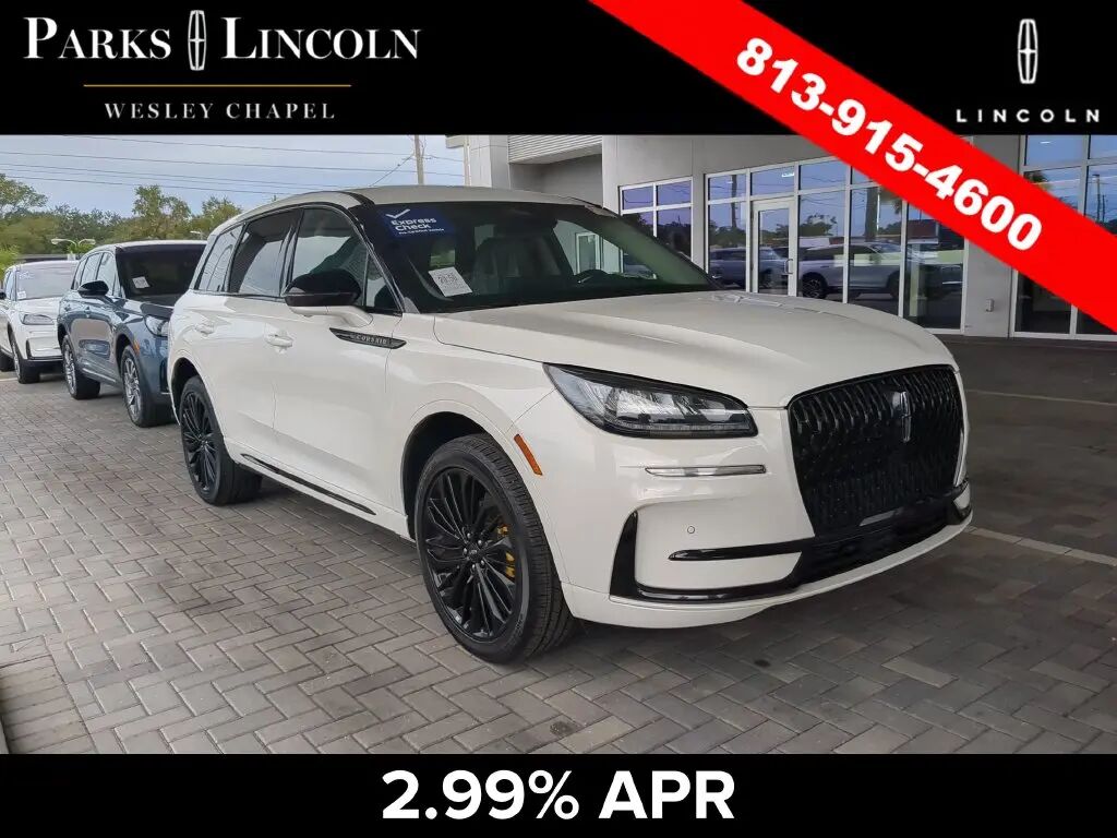 2023 Lincoln Corsair Standard — photo 1 of 13