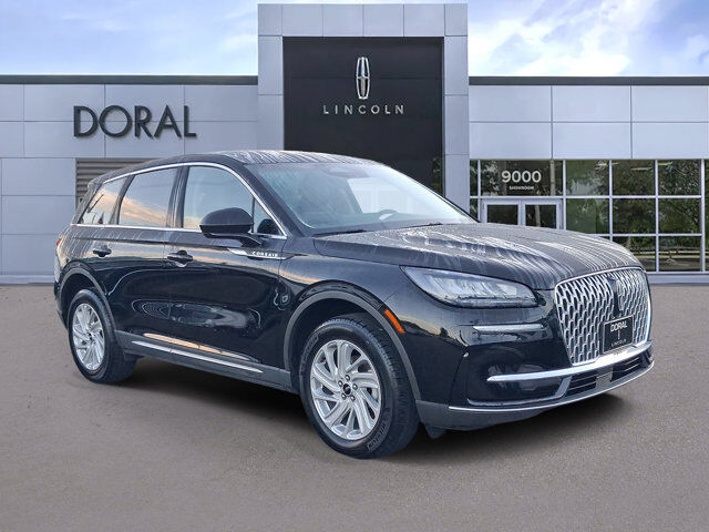 2023 Lincoln Corsair Standard — photo 1 of 2