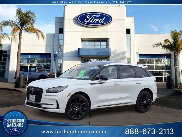 2023 Lincoln Corsair Standard — photo 1 of 12