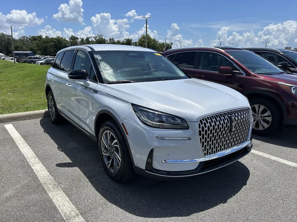 2025 Lincoln Corsair Premiere — photo 1 of 1