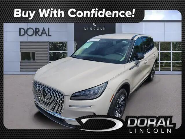 2024 Lincoln Corsair Premiere — photo 1 of 4
