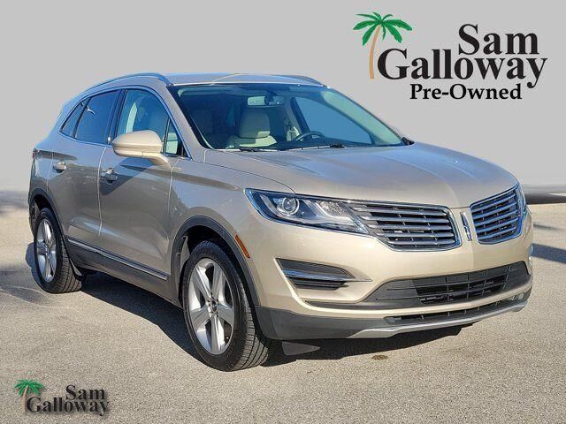 2017 Lincoln MKC Premiere — photo 1 of 13