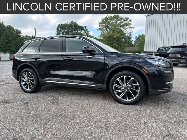 2023 Lincoln Corsair Standard — photo 1 of 13
