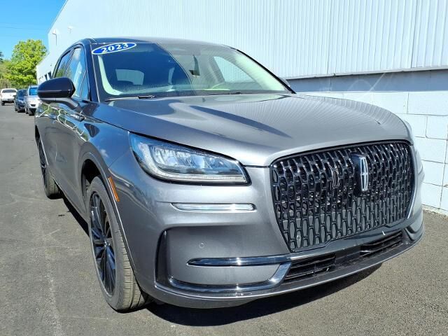 2023 Lincoln Corsair Standard — photo 1 of 13