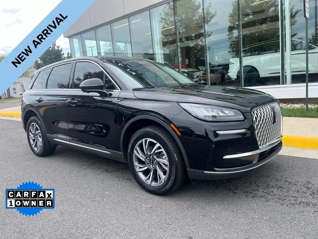 2023 Lincoln Corsair Standard — photo 1 of 13